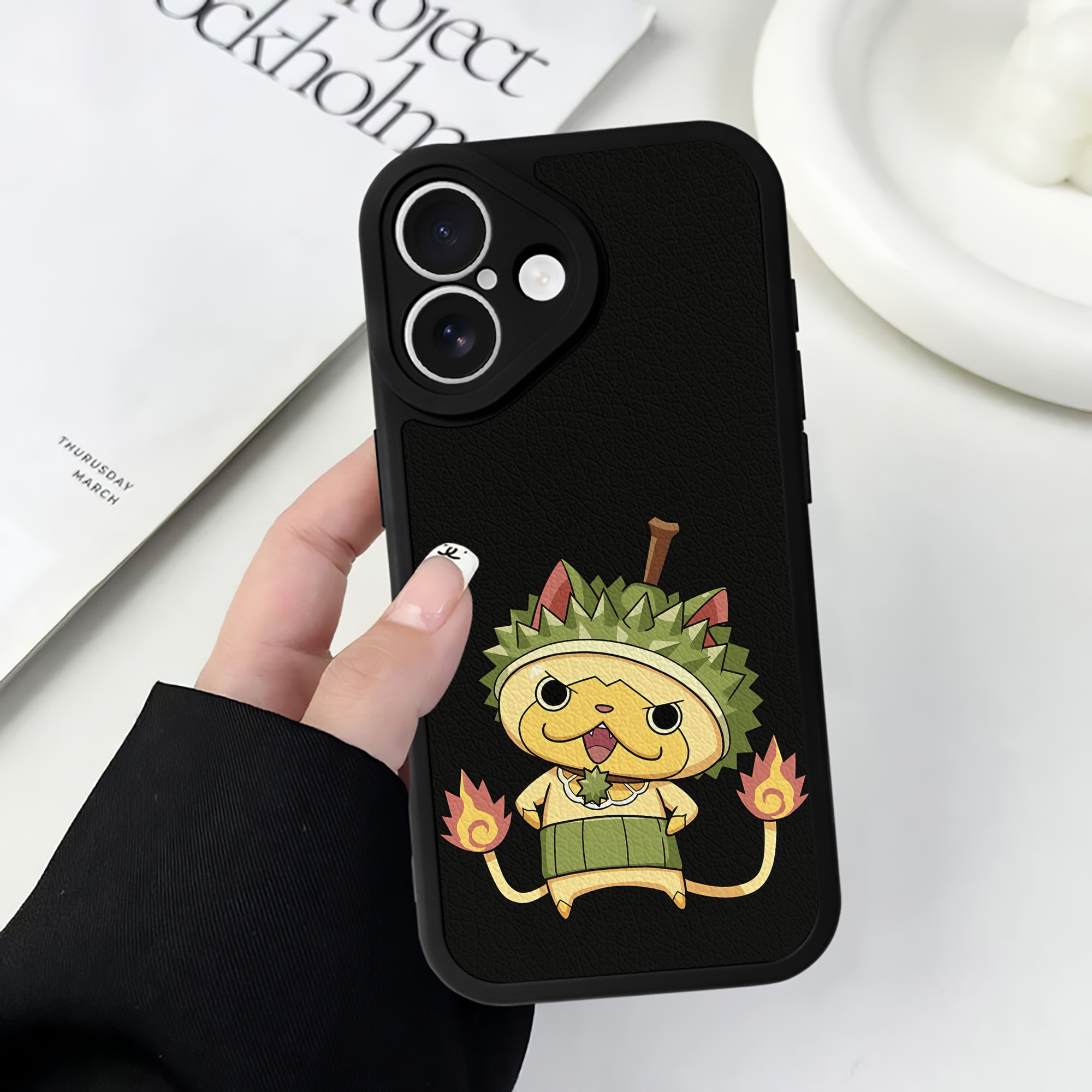（画像用） 妖怪ウォッチ Yo-kai Watch 【iPhone 16シリーズ対応】シリコンスマホケース（レザー調） 材質：シリコン